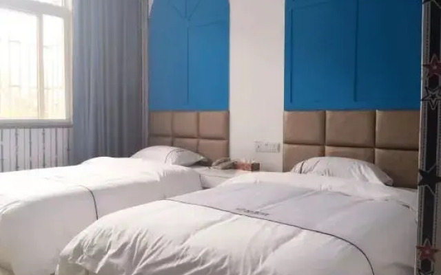 Wuwei E-sports Sunshine Holiday Hotel