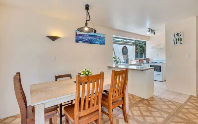 Ponsonby Holiday Home Near The City