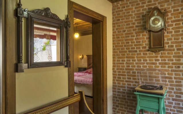 Elaia Hotel