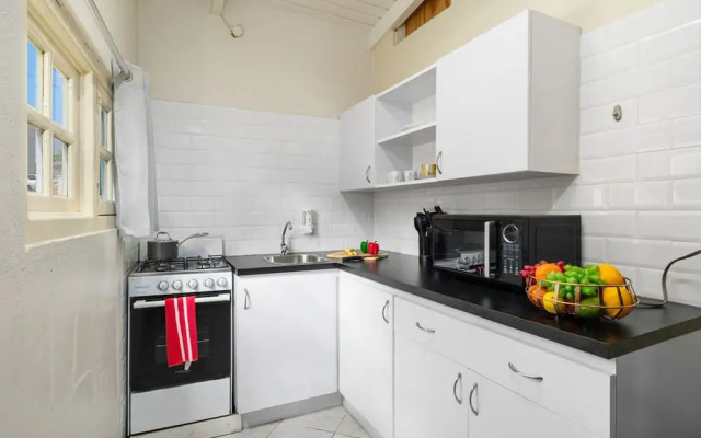 Sleeps 12 Spacious Private Pool Great Location