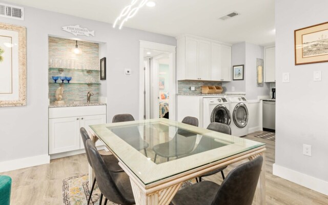 Lighthouse Point 20B