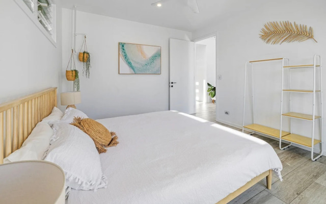 Beach Home in Burleigh Waters