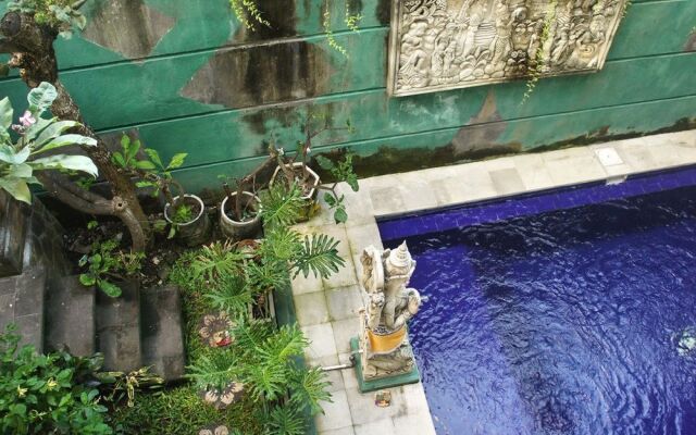Agus Guest house Sunset Road