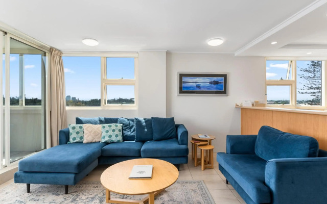 84 The Spit Holiday Apartments