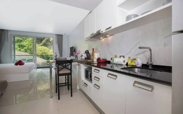 Emerald Hill Patong Apartment 421