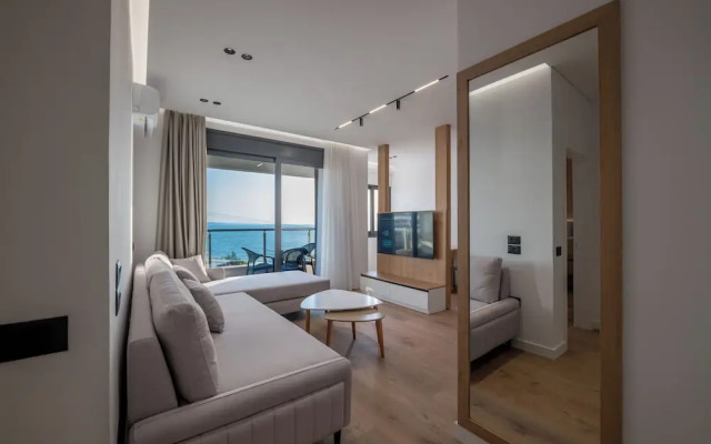 Golden Villa - Sea View Apartments