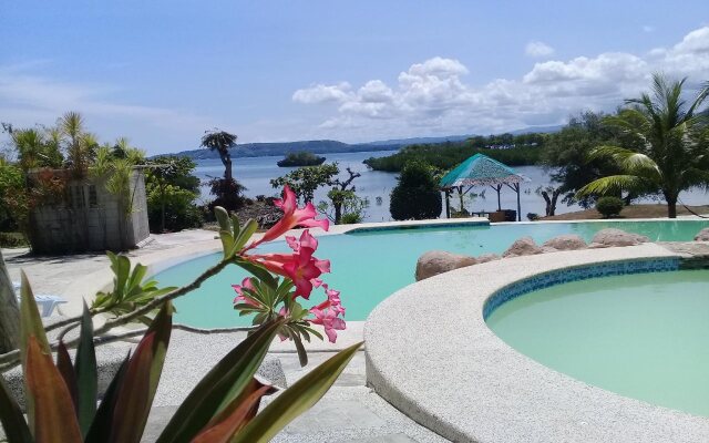 Moalboal Beach Resort
