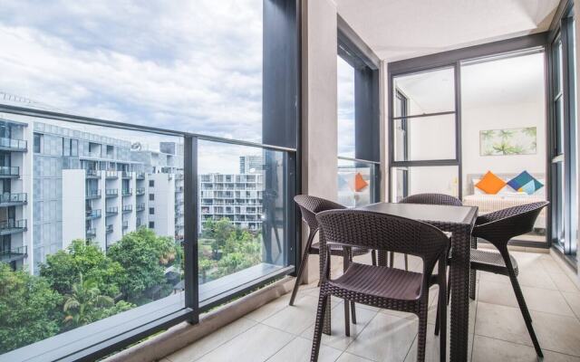 Bright & Modern! 2bed 2bath APT With Parking