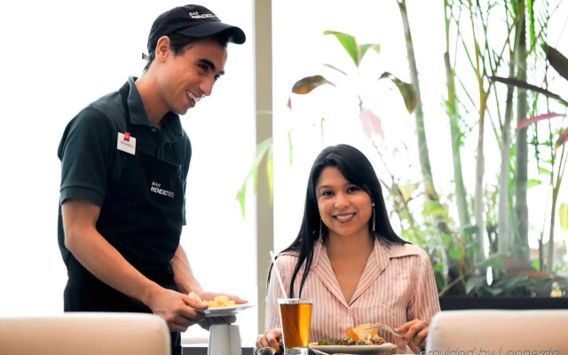 ibis Cancun Centro