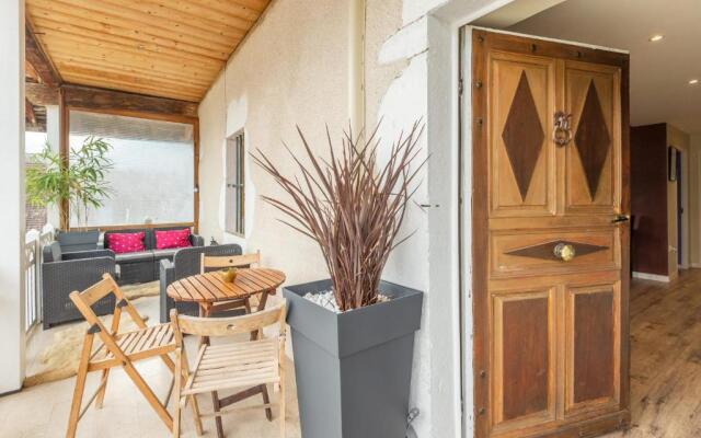 Spacious apartment with two terraces and private parking