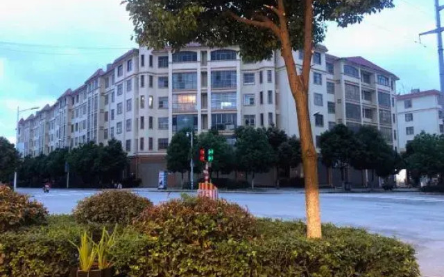 Longxin Business Hotel
