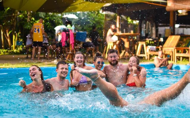 Mad Monkey Hostel Siargao - Adults Only