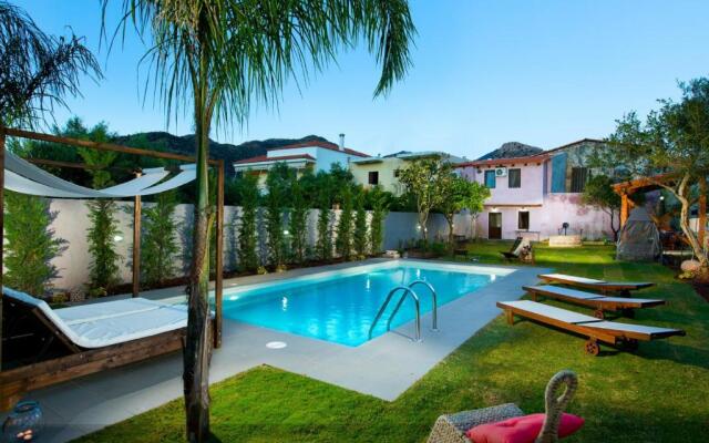 Beautiful & spacious villa with 38sqm pool & BBQ!