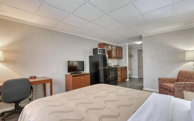 Quality Inn & Suites Green Bay Downtown