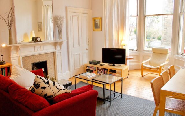 2 Bedroom Flat In Morningside