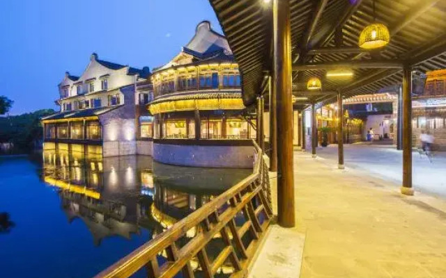 Wuzhen Zhaoming House