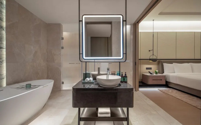 Crowne Plaza Guangzhou Window Of Canton by IHG