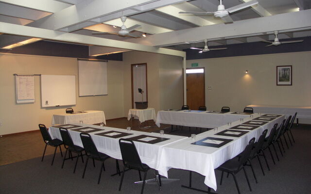 Black Dolphin Motel & Apartments