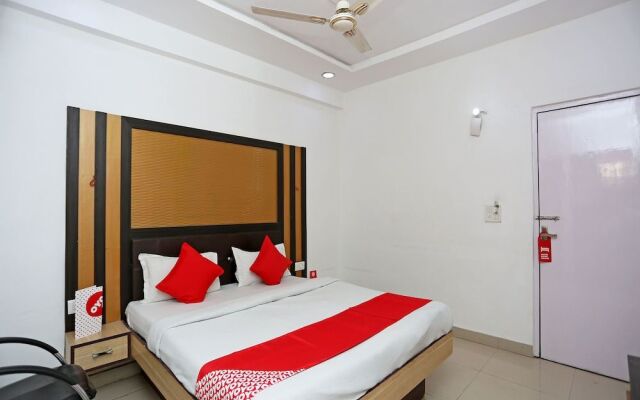 OYO 13125 Hotel Gwal Palace