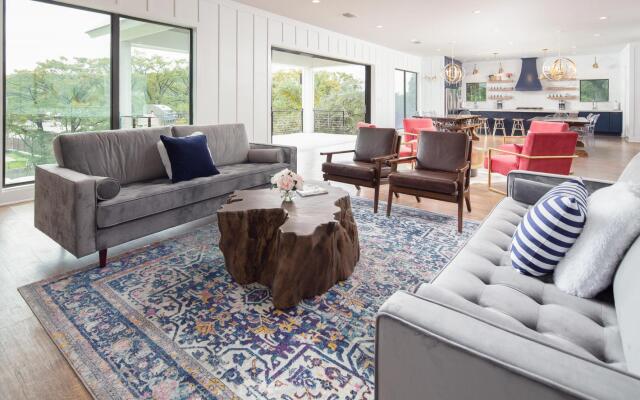 The White House on the Horseshoe