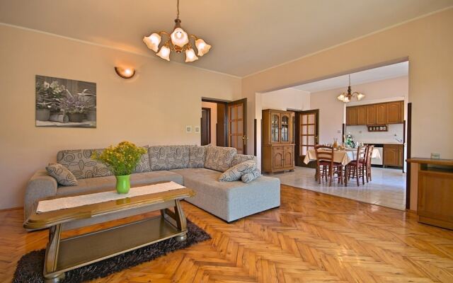 Villa Viktori