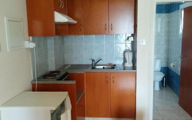 Theophan Restaurant and Apartments
