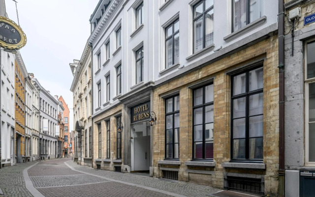 hotelImage