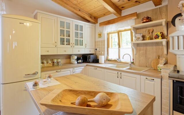 Casa Mira - Two Bedroom Holiday Home with Pool