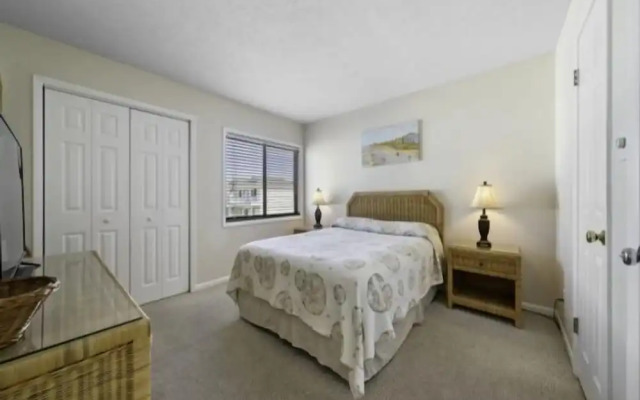 Pura Vida Pure Life - Expansive Views Of The Ocean And Wide Sandy Beach 1 Bedroom Condo by RedAwning
