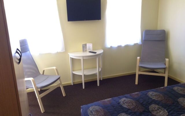 Daydream Motel & Cottages