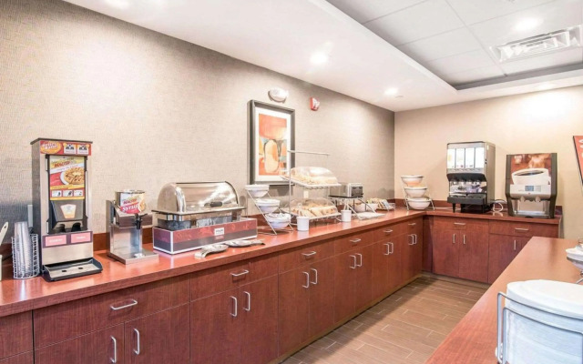 Comfort Inn & Suites Brattleboro I-91
