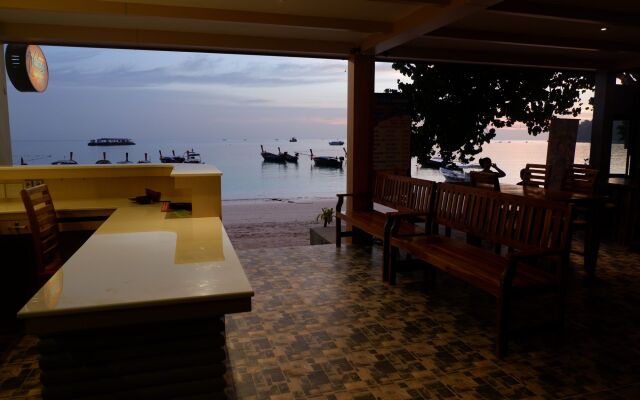 Charming Lipe Beach Resort