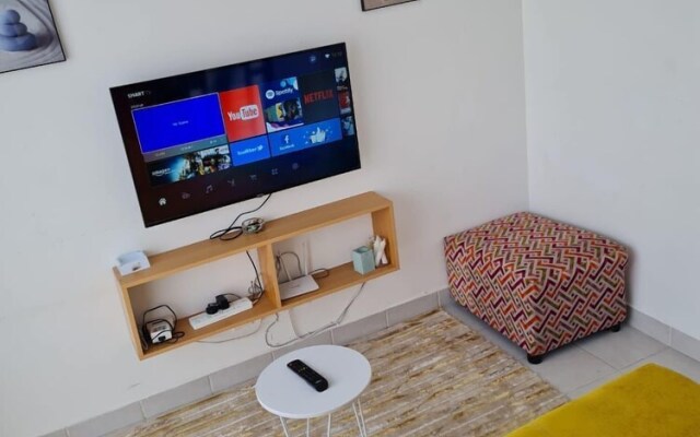 Lux Suites Racecourse Studio Apartments