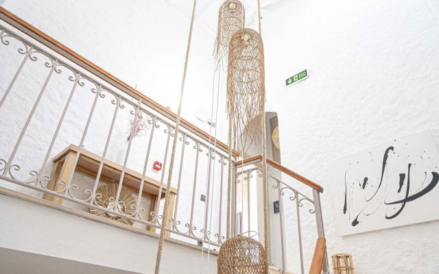 Voger Alacati Silence