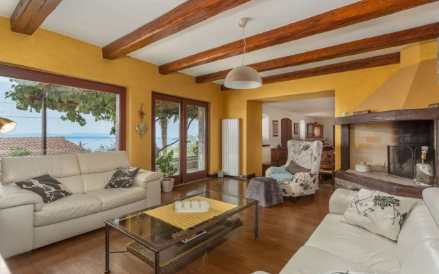 Villa Karla in Poljane