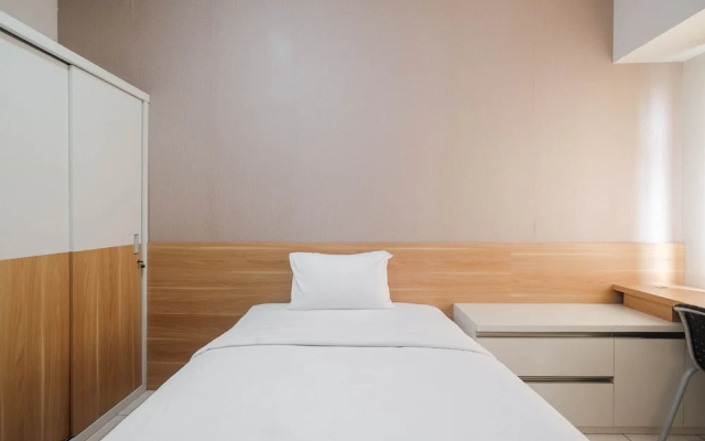 Modern Studio with Great Lake View at Springlake Summarecon Apartment – Guest Rooms – Bekasi