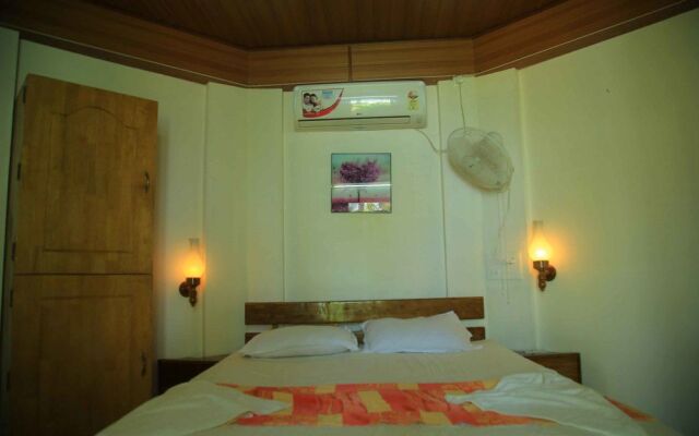 Woodhouse Beach Resort