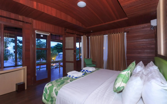 Sylvia Beach Villa – Guest Rooms – Labuan Bajo