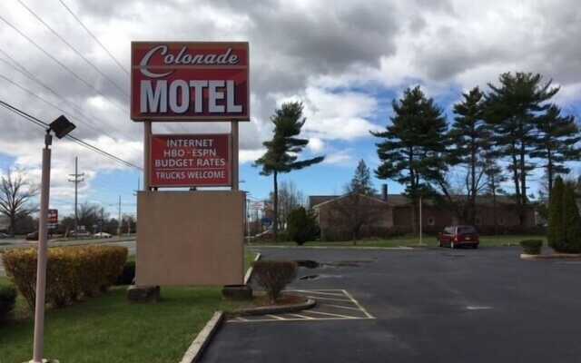 Colonade Motel