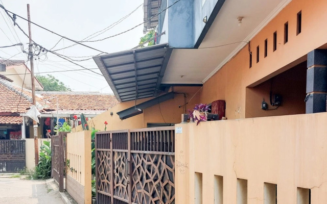 Pondok Gede Dkost Syariah Mitra RedDoorz