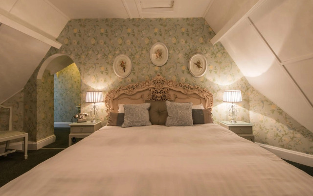 Maenan Abbey Hotel