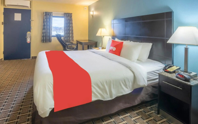 OYO Hotel Knoxville TN Cedar Bluff I-40