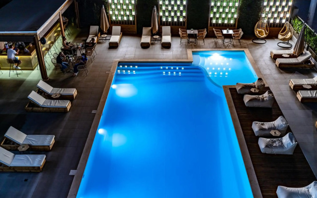 Dafni Plus Hotel