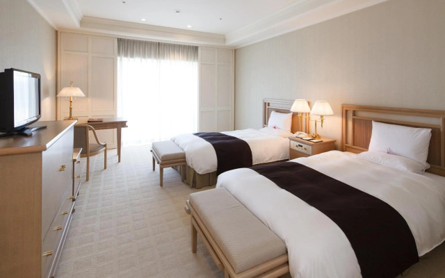 Okura Akademia Park Hotel