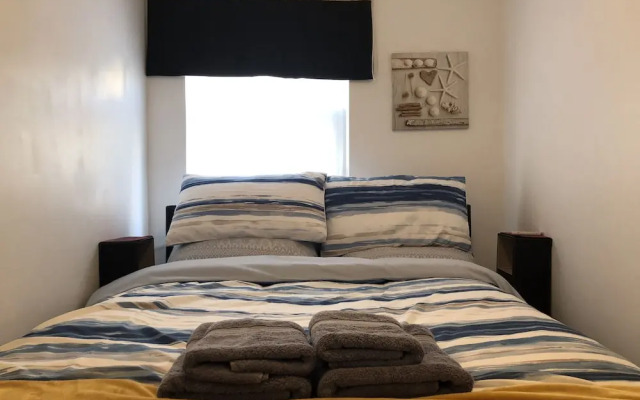 Beautiful 2 Bed Balcony Apart Seafront Eastbourne