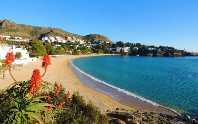 Duplex Apartment in Palau-saverdera