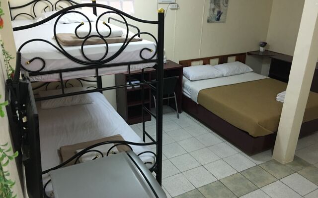 Taphouse Guest House