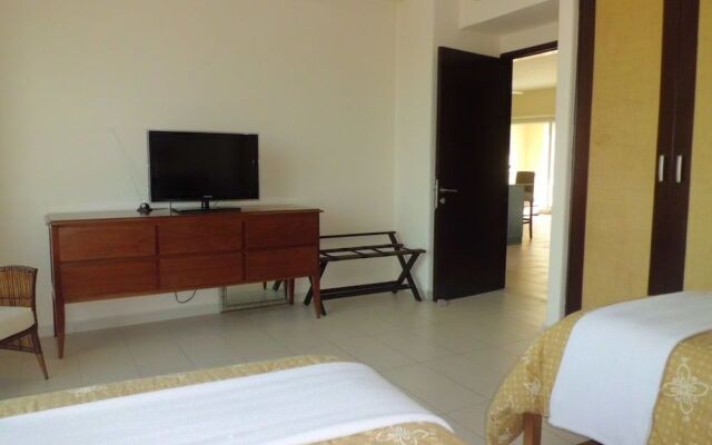 Condo Punta M  by Villas HK28