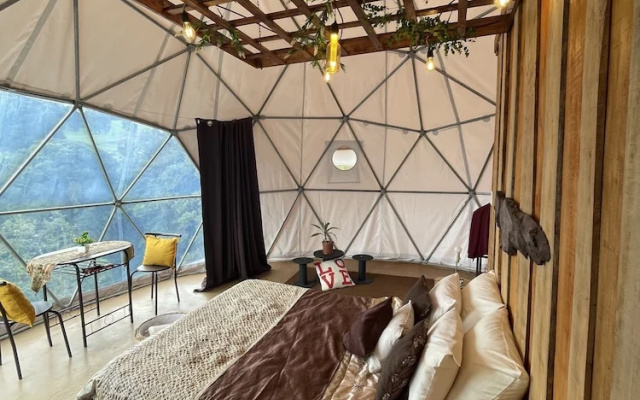 Poas Volcano Observatory Lodge & Glamping