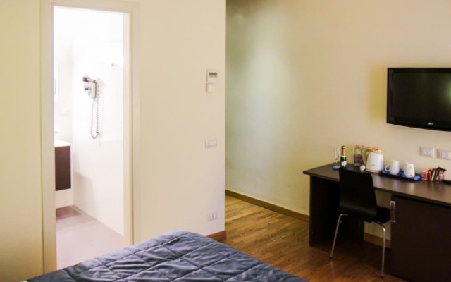 Rome Armony Suites - Deluxe Room